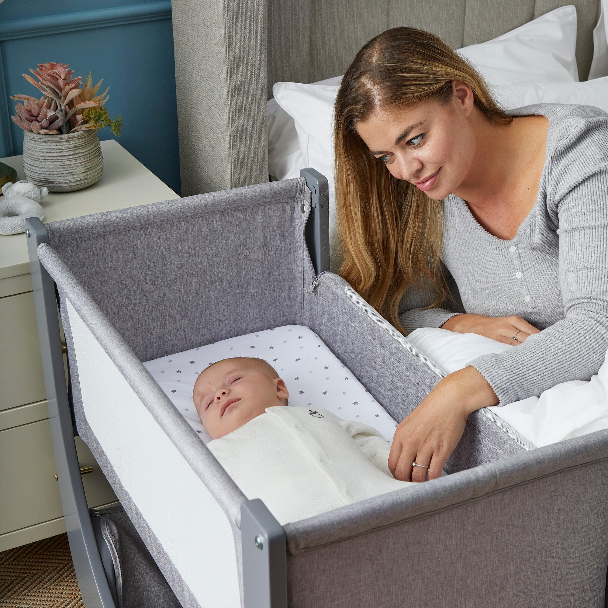 Shnuggle Air Lite Infant Bedside Bassinet
