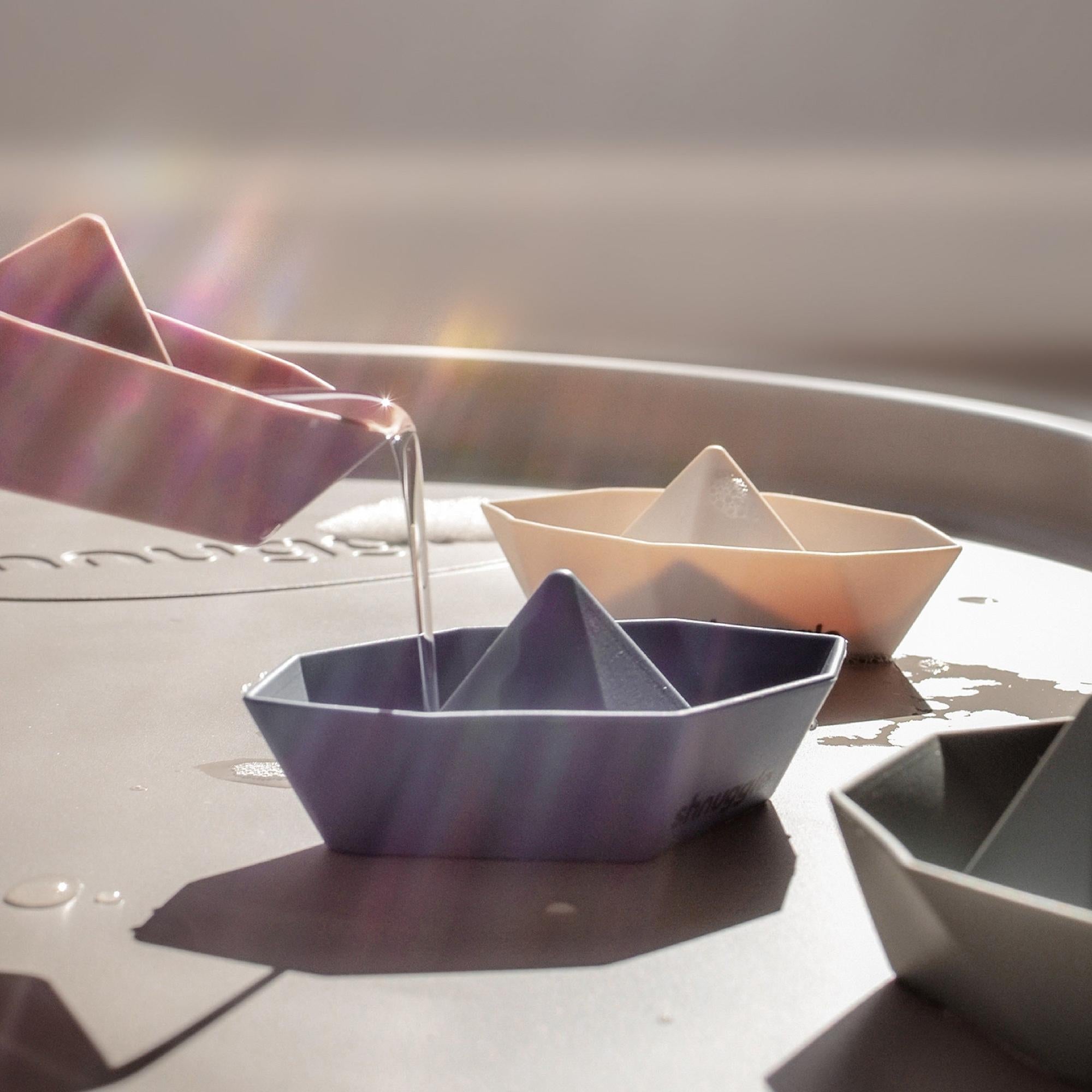 Shnuggle Stack & Sail Bath Boat Toys