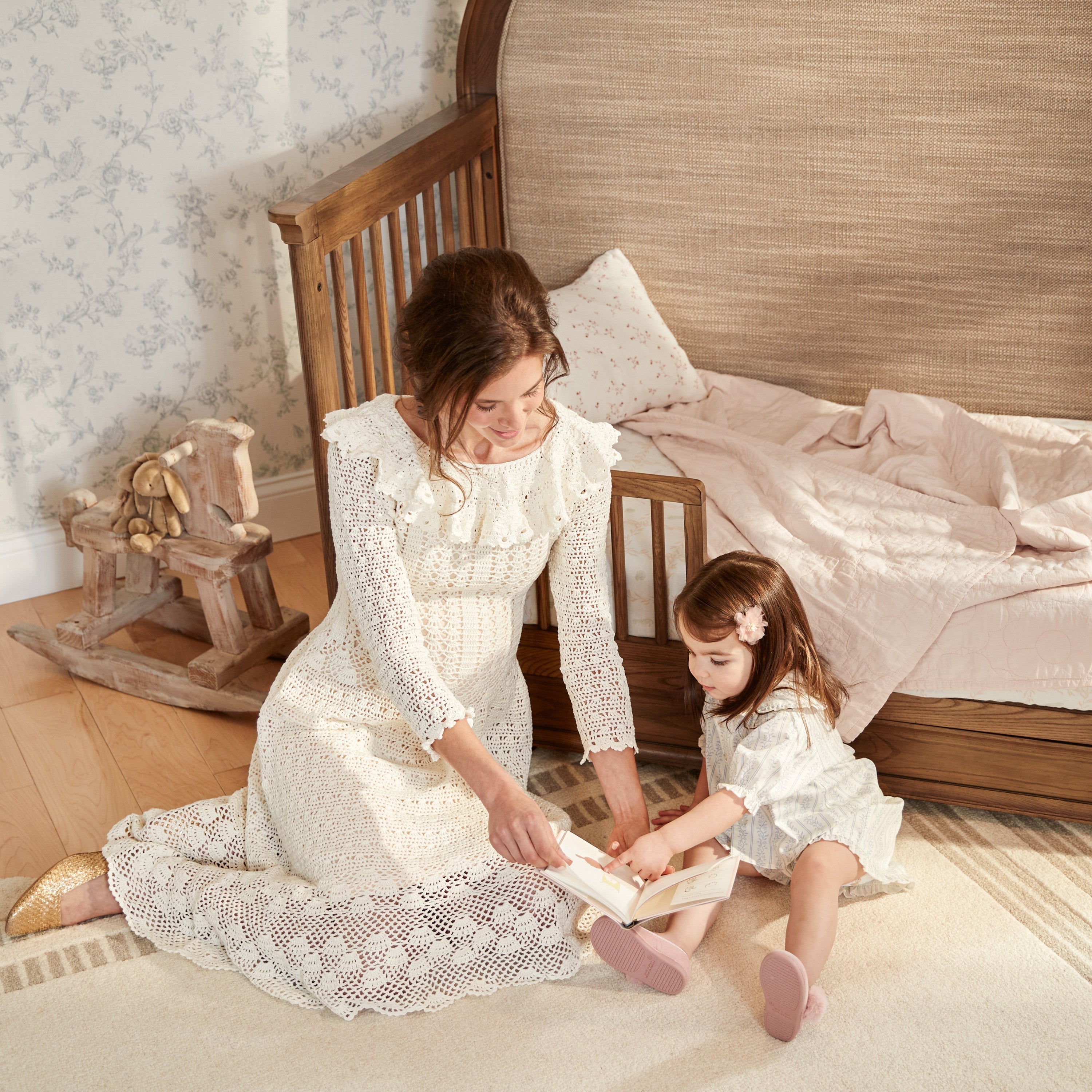 Maxi-Cosi Quiet Luxury 6-in-1 Convertible Crib with Toddler Bed/Daybed Conversion Kit