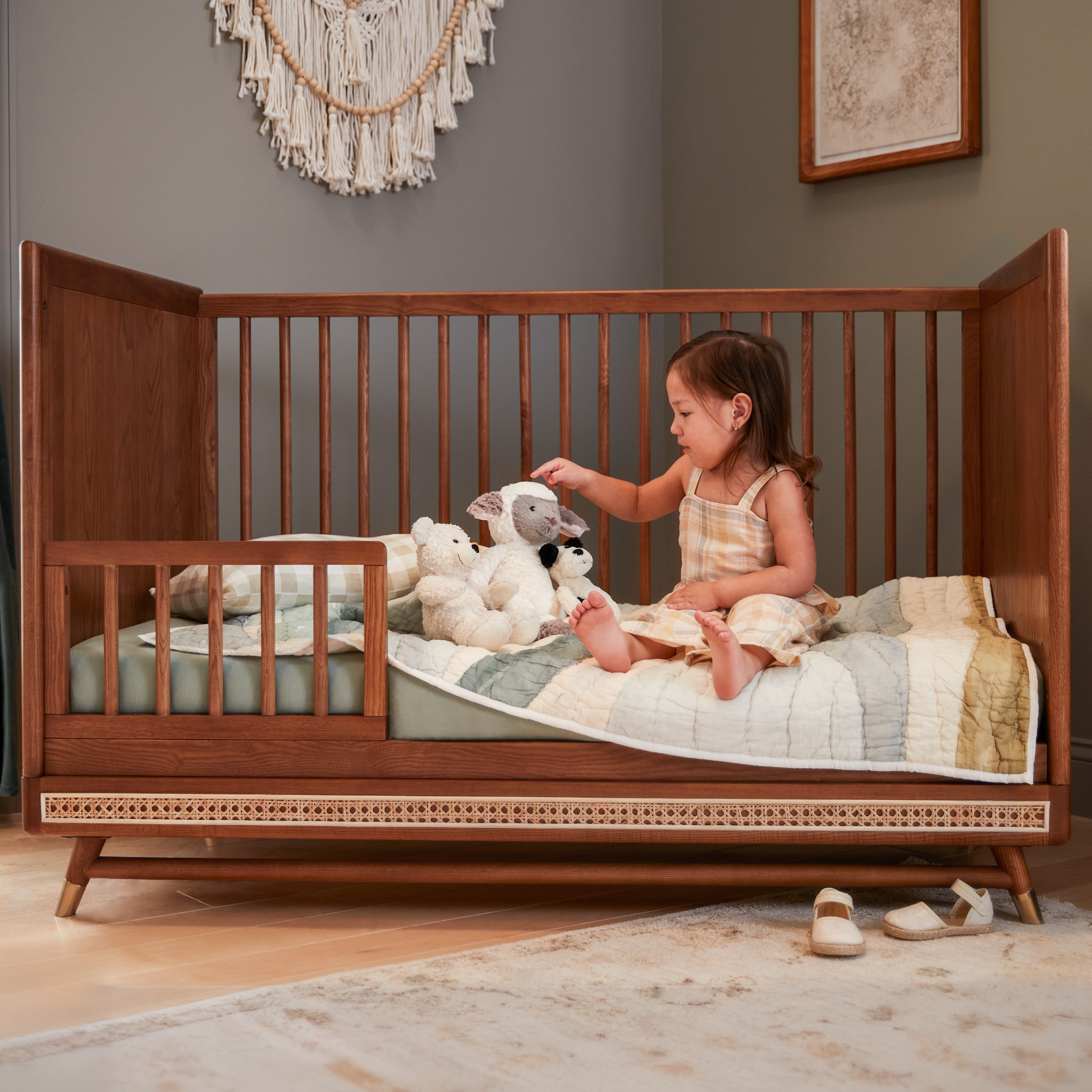 Maxi-Cosi Everheart 4-in-1 Convertible Crib with Toddler Bed/Daybed Conversion Kit