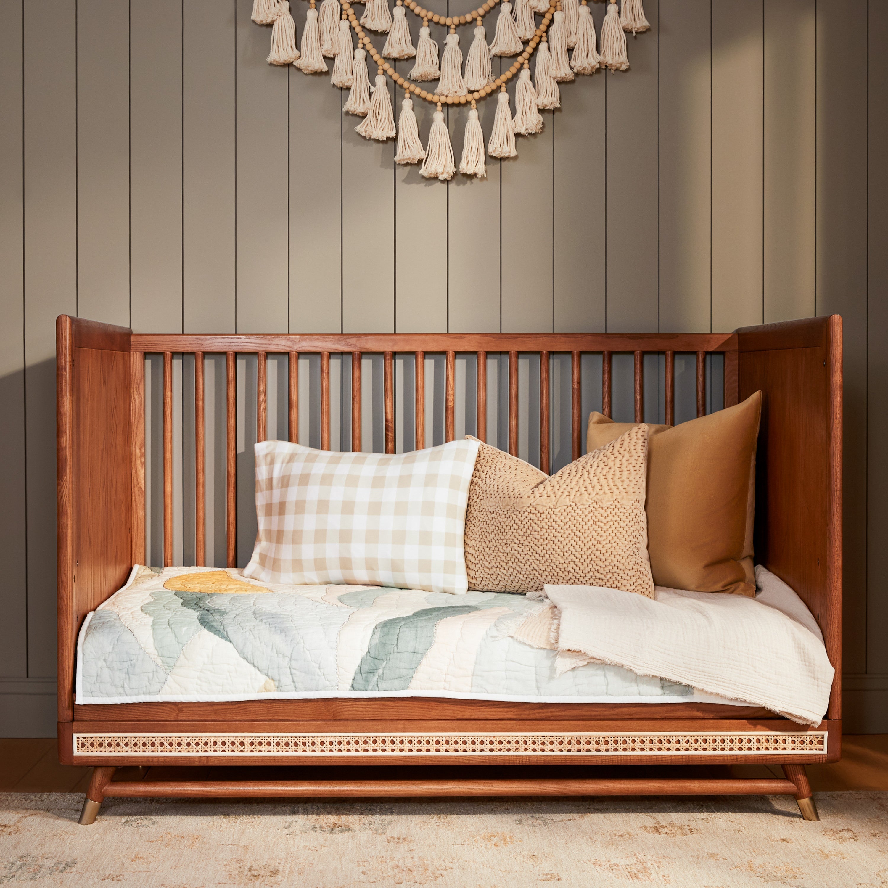 Maxi-Cosi Everheart 4-in-1 Convertible Crib with Toddler Bed/Daybed Conversion Kit