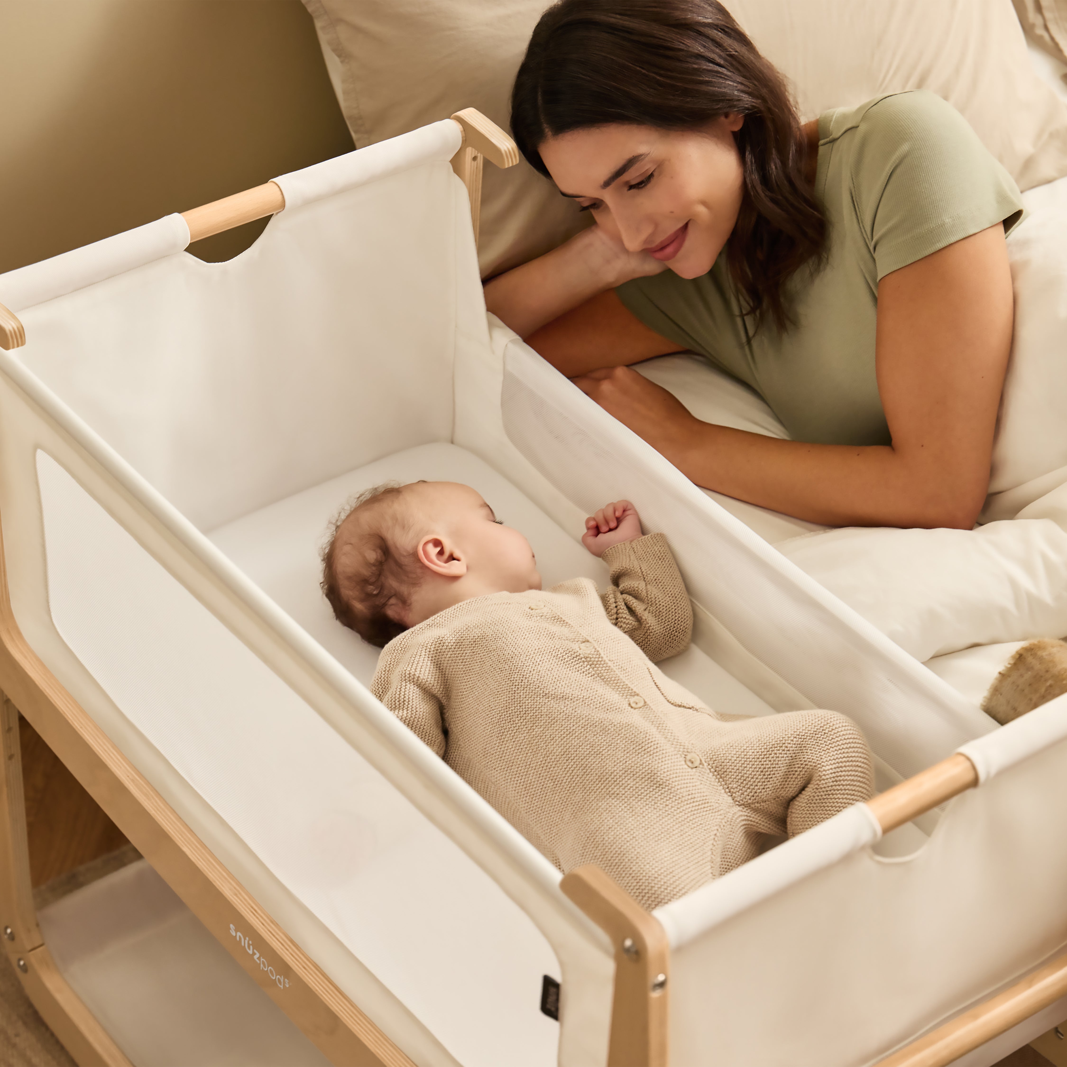 SnüzPod5 Bedside Bassinet