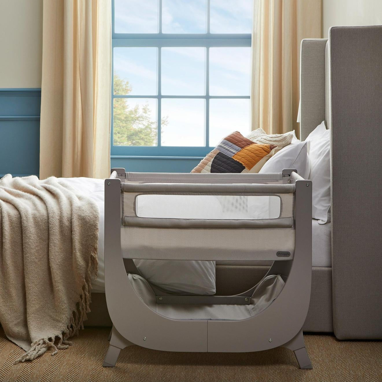 Shnuggle Air Lite Infant Bedside Bassinet