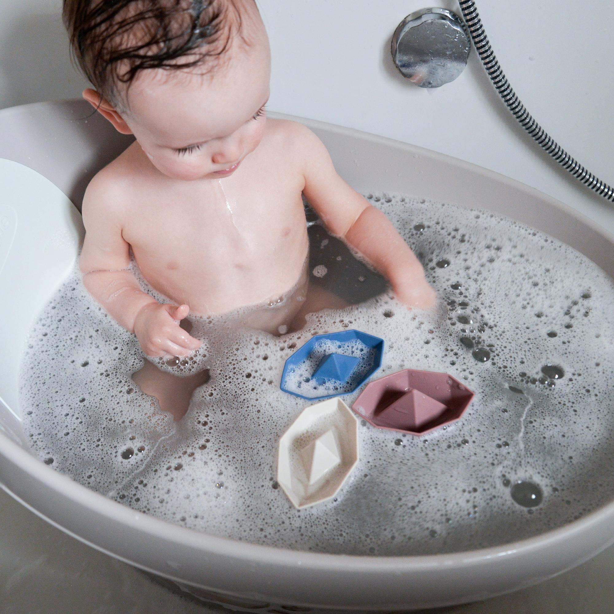 Shnuggle Stack & Sail Bath Boat Toys