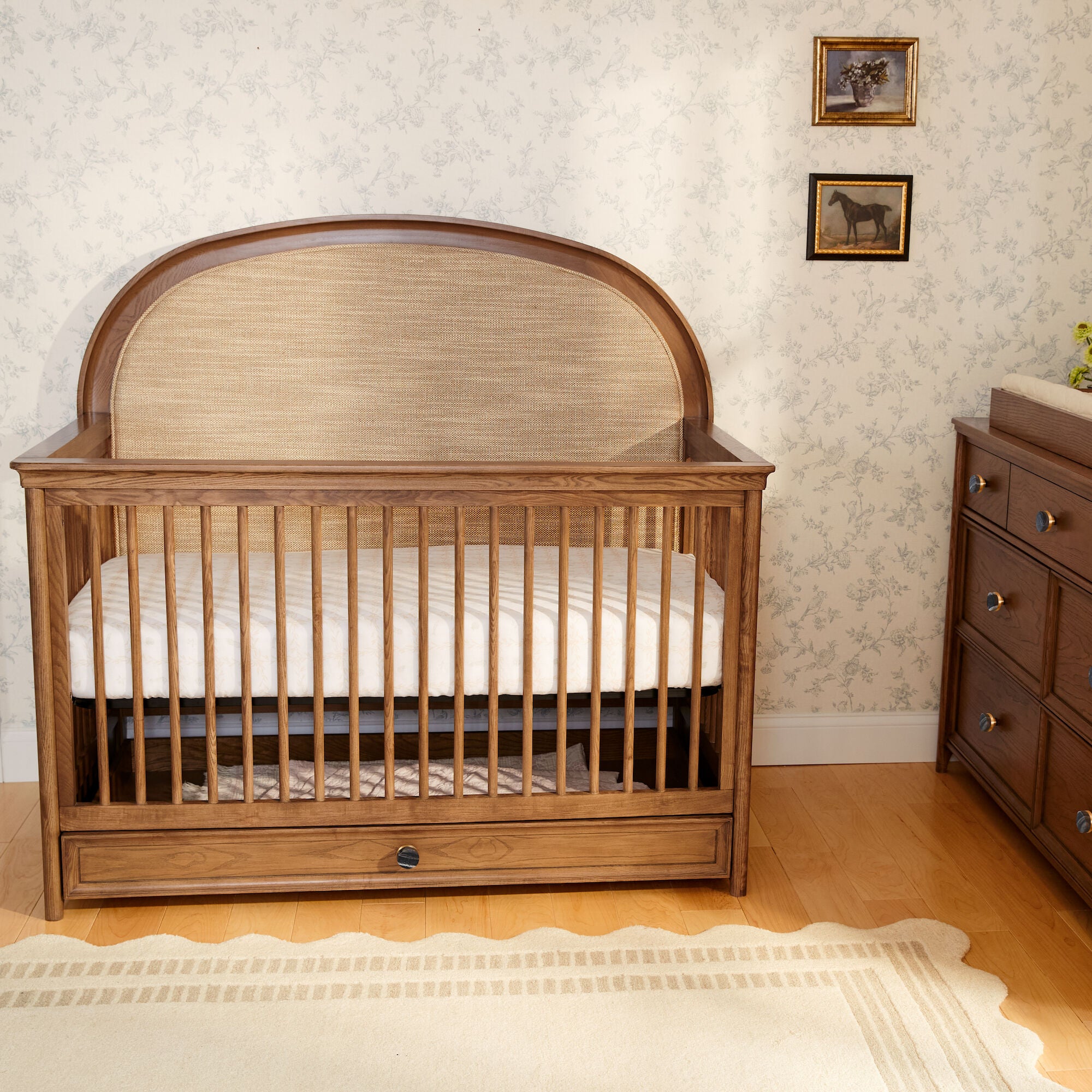 Maxi-Cosi Nursery Quiet Luxury 6-in-1 Convertible Crib with Toddler Bed/Daybed Conversion Kit