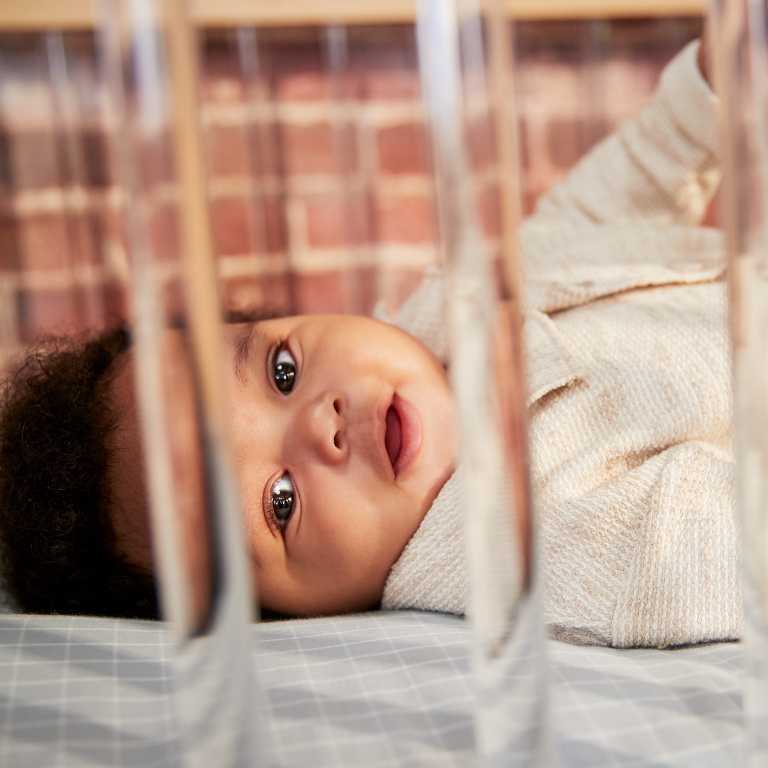 Maxi-Cosi Brisa 4-in-1 Convertible Crib with Toddler Bed/Daybed Conversion Kit