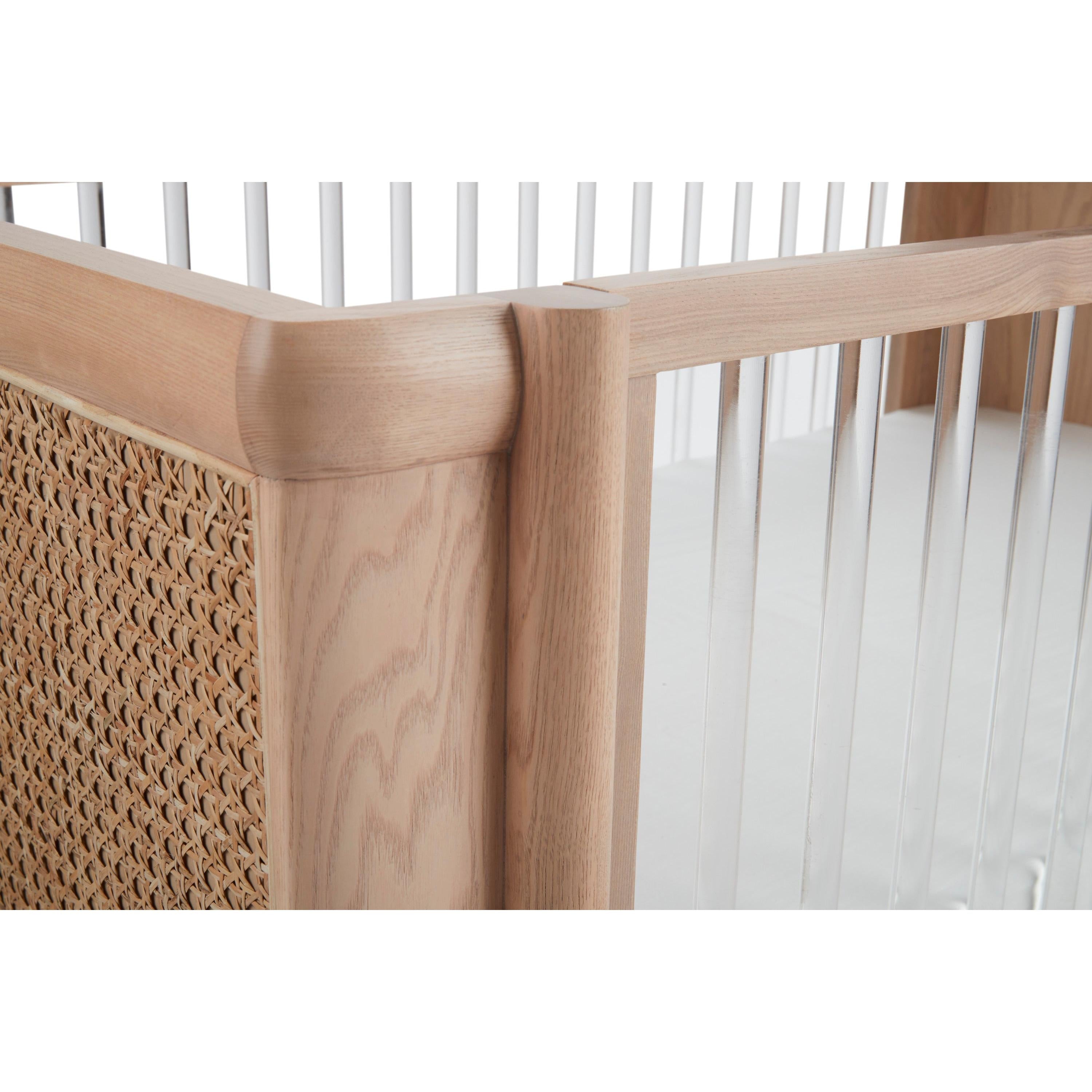 Maxi-Cosi Brisa 4-in-1 Convertible Crib with Toddler Bed/Daybed Conversion Kit