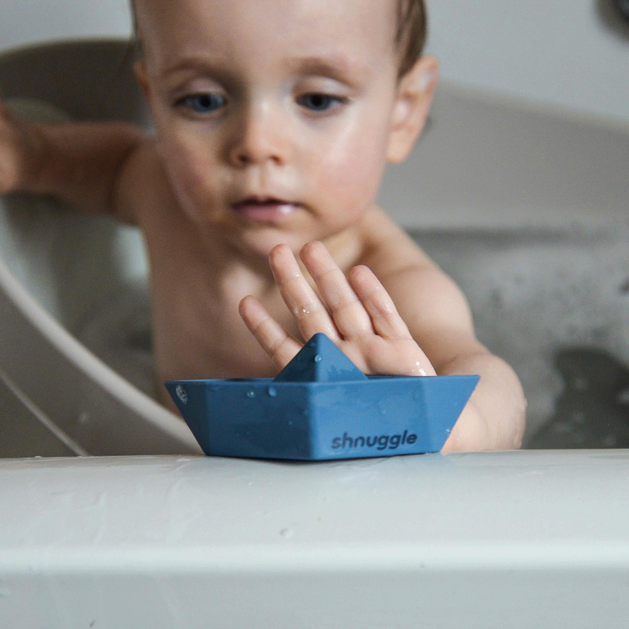 Shnuggle Stack & Sail Bath Boat Toys