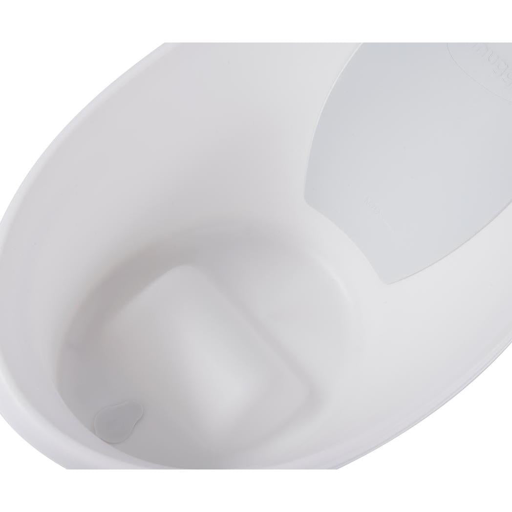 Shnuggle Newborn Bath Essentials Bundle | Baby Bath Tub & Rinse Jug
