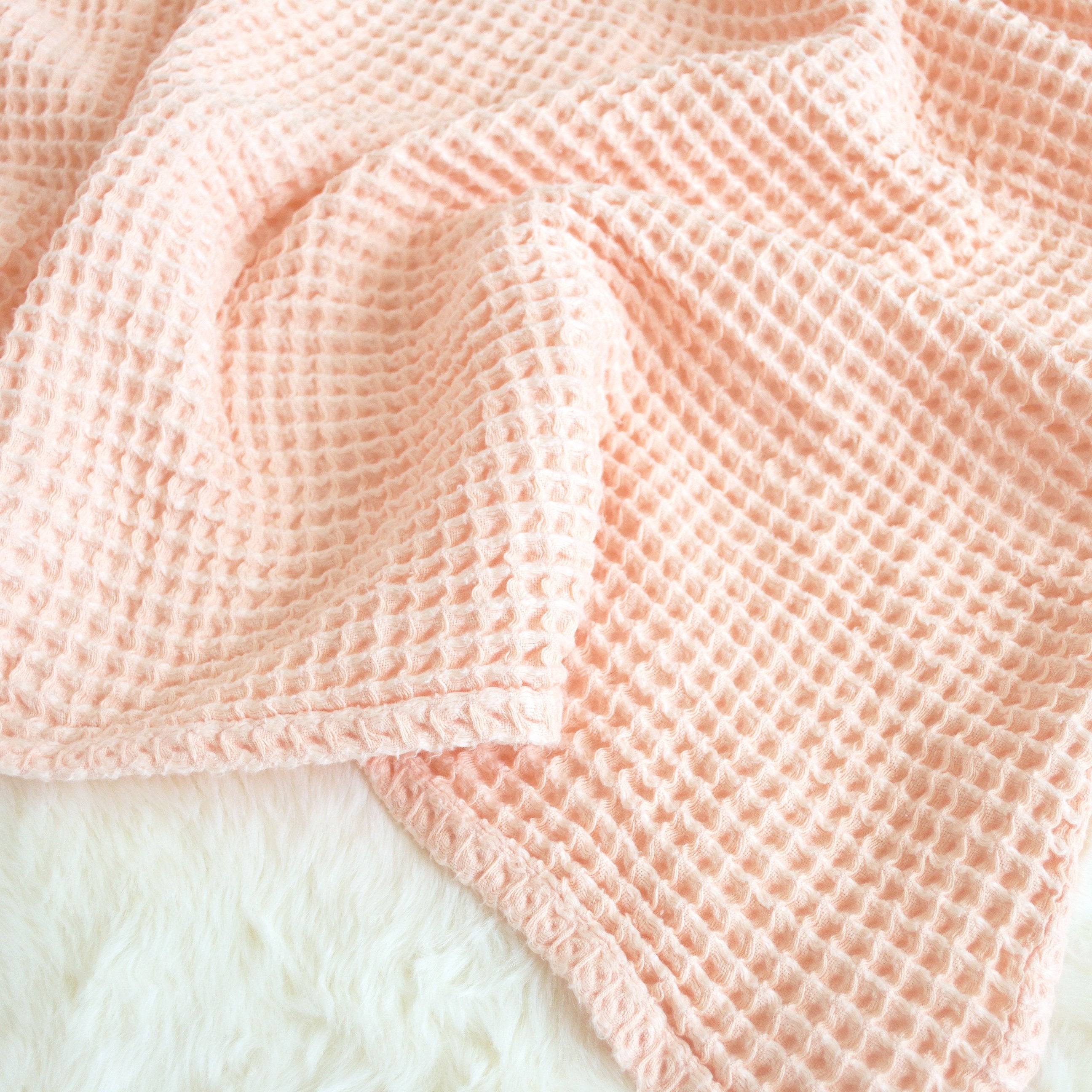 Sugar + Maple Honeycomb Blanket - Pale Peach